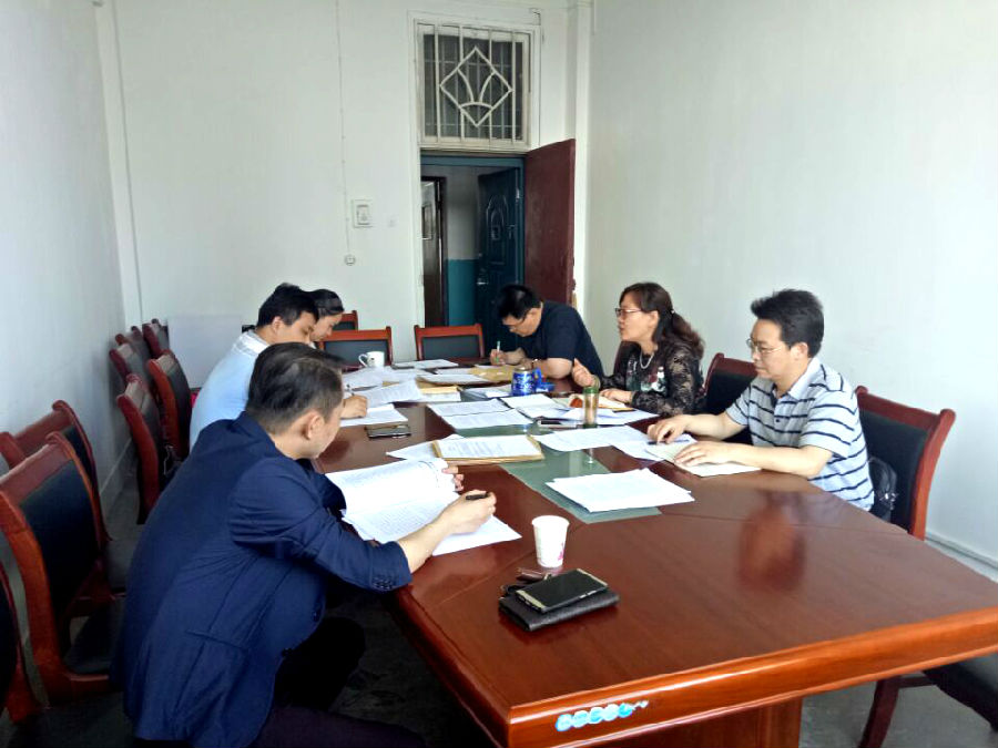 公司党委开两学一做部署会.jpg