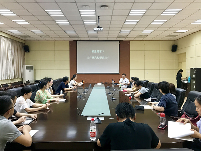讲座现场_副本.jpg